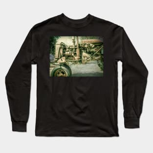 Country Time Memories Antique Tractor photograph Long Sleeve T-Shirt